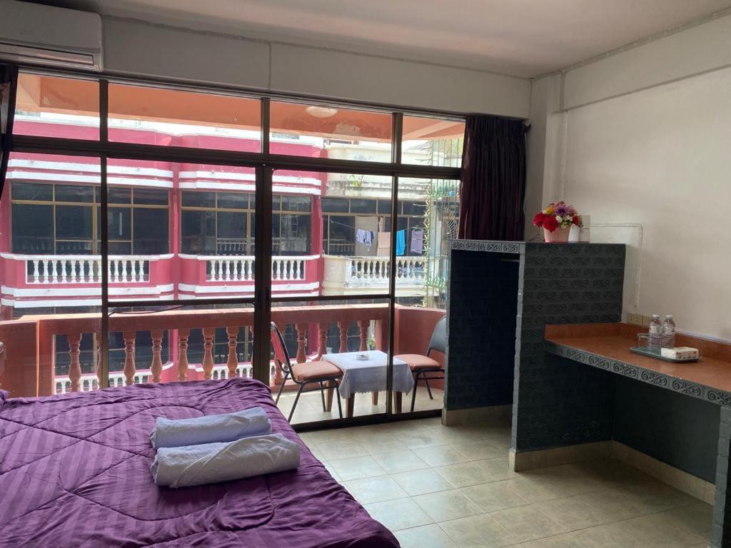 Pluemchai Guesthouse หาดจอมเทียน ภายนอก รูปภาพ